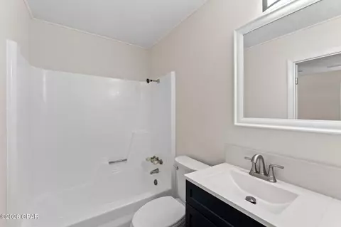 Bath - 5953 Deerwood Dr, Malone, FL 32445 photo 3 of 3