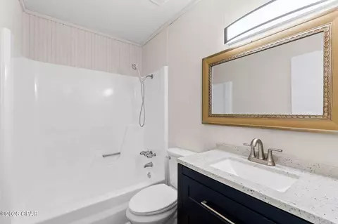 Bath - 5953 Deerwood Dr, Malone, FL 32445 photo 1 of 3