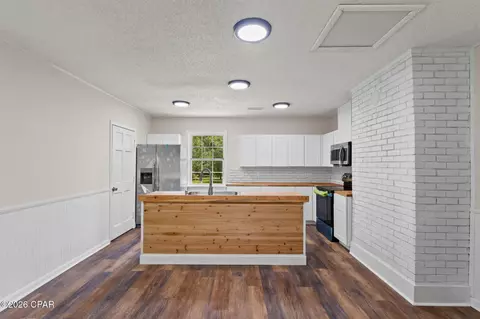 Kitchen - 5953 Deerwood Dr, Malone, FL 32445 photo 1 of 4