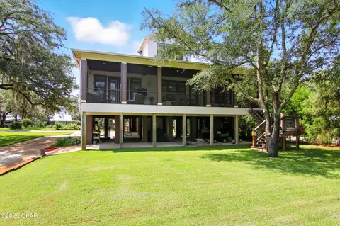 Exterior - 400 Pitts Bayshore Dr, Freeport, FL 32439 photo 3 of 18