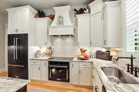 Kitchen - 400 Pitts Bayshore Dr, Freeport, FL 32439 photo 1 of 5