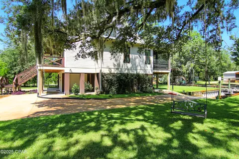 Exterior - 400 Pitts Bayshore Dr, Freeport, FL 32439 photo 13 of 18