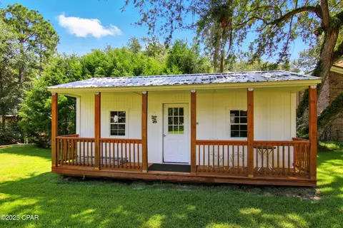 Exterior - 400 Pitts Bayshore Dr, Freeport, FL 32439 photo 15 of 18