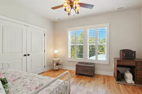 Bedroom - 400 Pitts Bayshore Dr, Freeport, FL 32439 photo 6 of 7