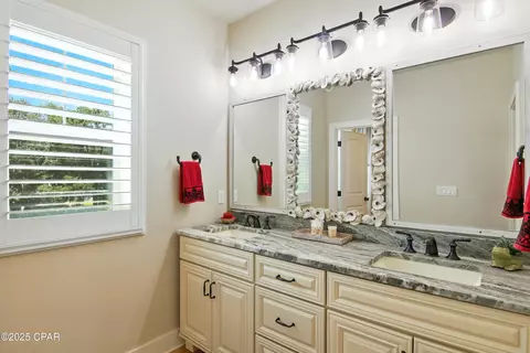 Bath - 400 Pitts Bayshore Dr, Freeport, FL 32439 photo 2 of 2