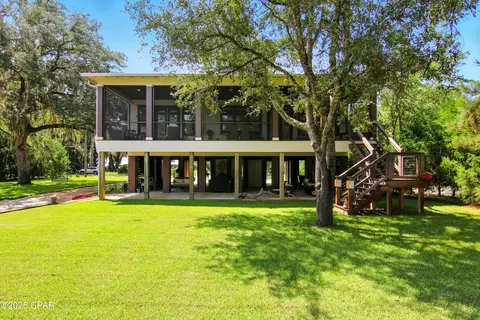 Exterior - 400 Pitts Bayshore Dr, Freeport, FL 32439 photo 6 of 18
