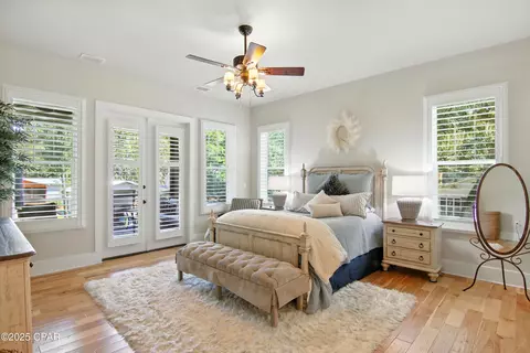 Bedroom - 400 Pitts Bayshore Dr, Freeport, FL 32439 photo 1 of 7