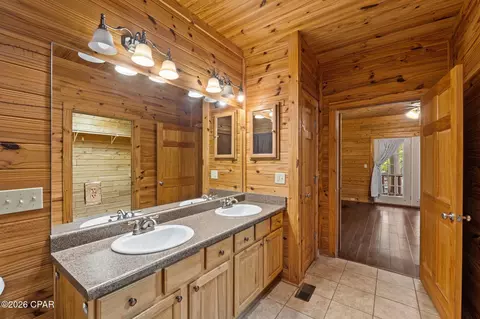 Bath - 5714 Concord Rd, Bascom, FL 32423 photo 2 of 4