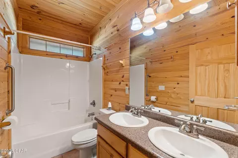 Bath - 5714 Concord Rd, Bascom, FL 32423 photo 3 of 4