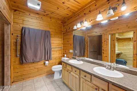 Bath - 5714 Concord Rd, Bascom, FL 32423 photo 1 of 4