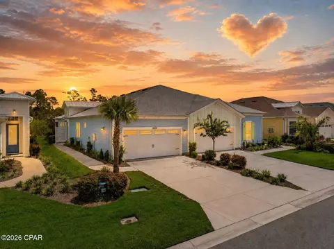 8609 Weekend Dr, Panama City Beach, FL 32413