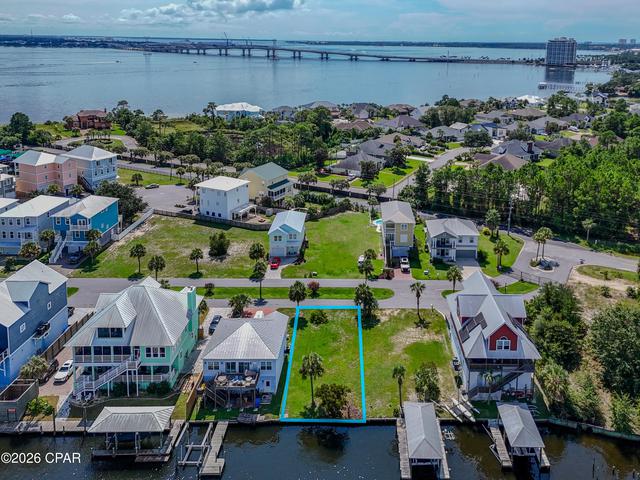 913 Lighthouse Lagoon Ct, Panama City Beach, FL 32407
