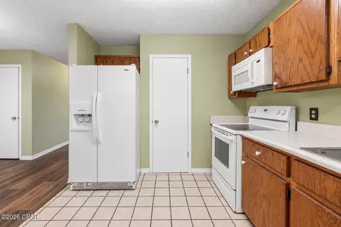 Kitchen - 103 Powell Dr, Crestview, FL 32536 photo 2 of 2