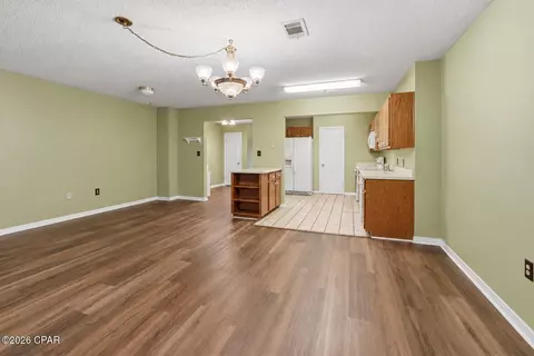 Living - 103 Powell Dr, Crestview, FL 32536 photo 1 of 3