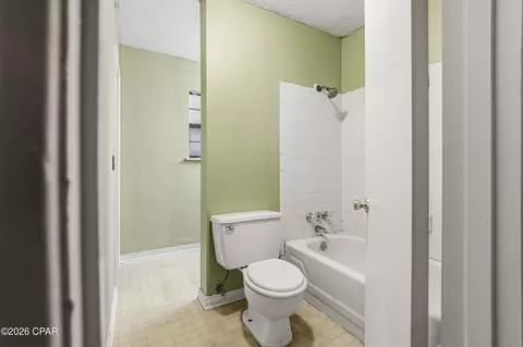 Bath - 103 Powell Dr, Crestview, FL 32536 photo 2 of 4