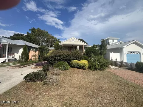 206 Southfields Rd #A, Panama City Beach, FL 32413