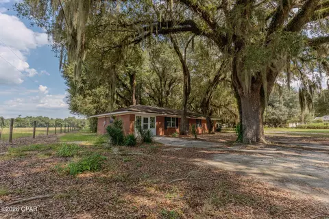 Exterior - 5728 Snowhill Rd, Malone, FL 32445 photo 2 of 8