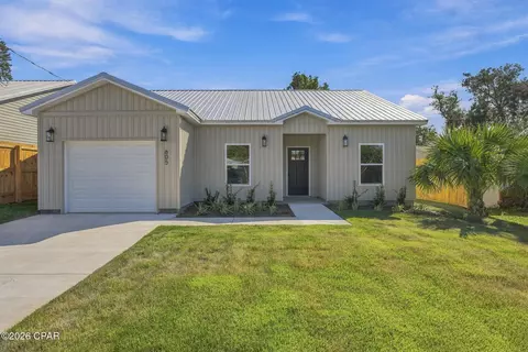 605 Garden Club Dr, Panama City, FL 32401