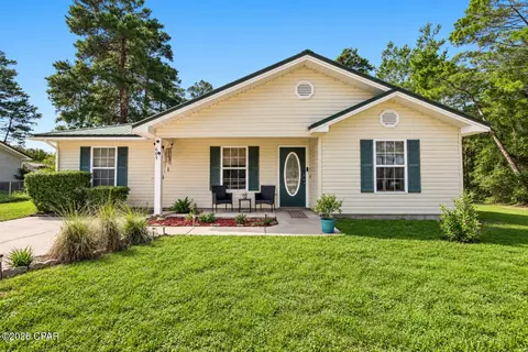 605 W Violet Ln, Defuniak Springs, FL 32433