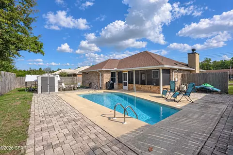 1510 E 9th St, Lynn Haven, FL 32444