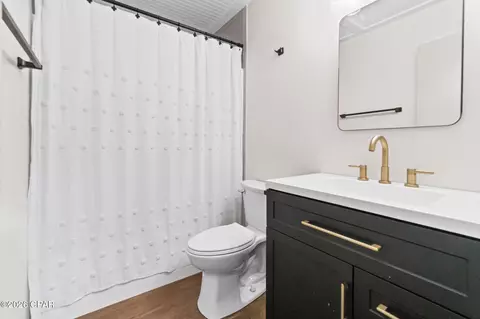Bath - 2593 Mcclain St, Cottondale, FL 32431 photo 1 of 1