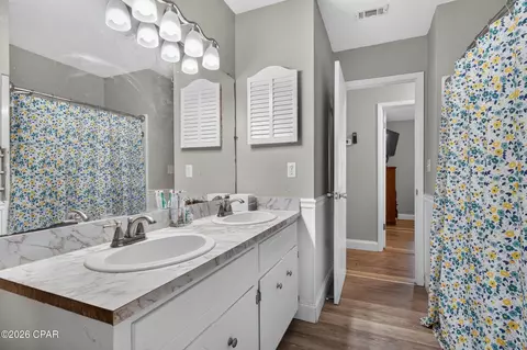 Bath - 2367 Tiller Rd, Chipley, FL 32428 photo 2 of 3
