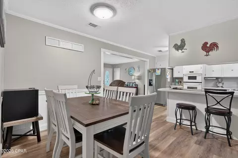 Dining - 2367 Tiller Rd, Chipley, FL 32428 photo 2 of 3