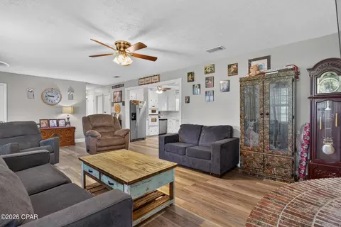 Living - 2367 Tiller Rd, Chipley, FL 32428 photo 4 of 4