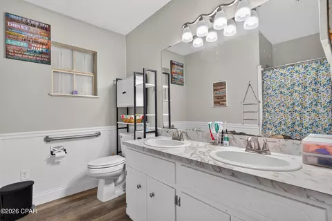 Bath - 2367 Tiller Rd, Chipley, FL 32428 photo 1 of 3