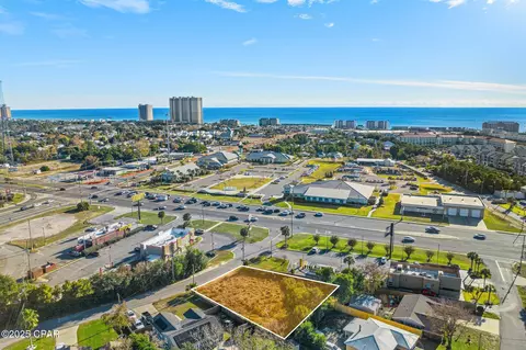 105 Armstrong Cir, Panama City Beach, FL 32413