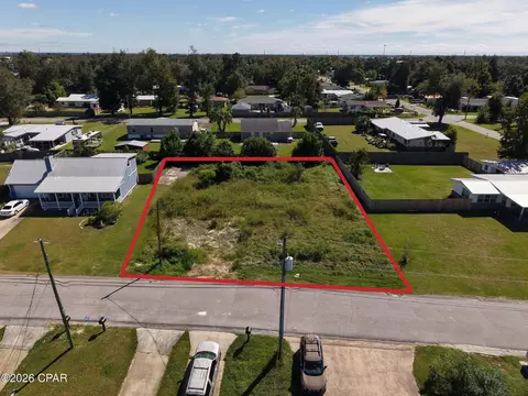4906 S Lakewood Dr, Panama City, FL 32404
