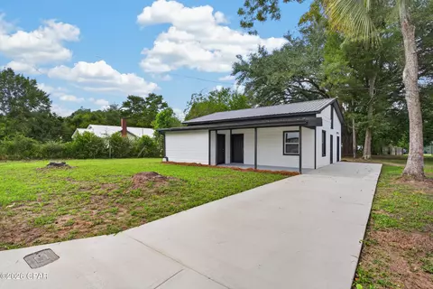 5491 Brown St, Graceville, FL 32440