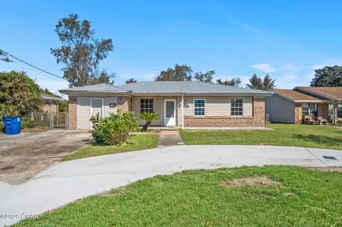 3938 Peters Dr, Panama City, FL 32405