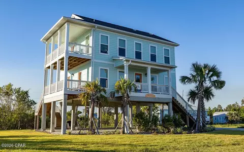 111 12th St, Mexico Beach, FL 32456
