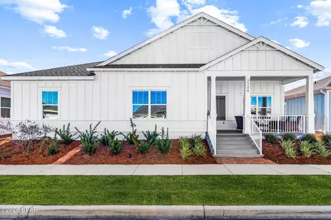 2204 Warbler St, Panama City, FL 32405