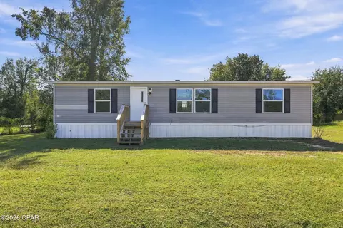 1532 Nassau St, Southport, FL 32409