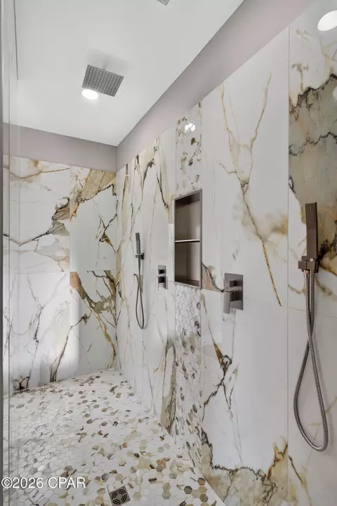 Bath - 3982 Horizon Ave, Chipley, FL 32428 photo 9 of 10