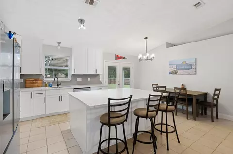 8816 Kiwi Pl, Navarre, FL 32566