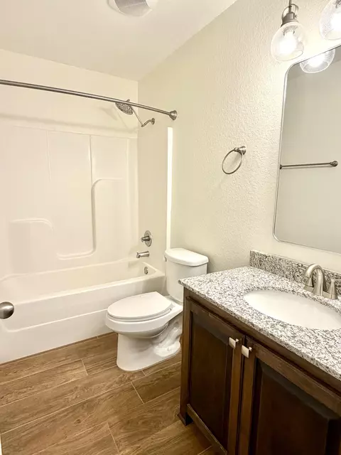 Bath - 611 Terrier Trl, Crestview, FL 32536 photo 7 of 8
