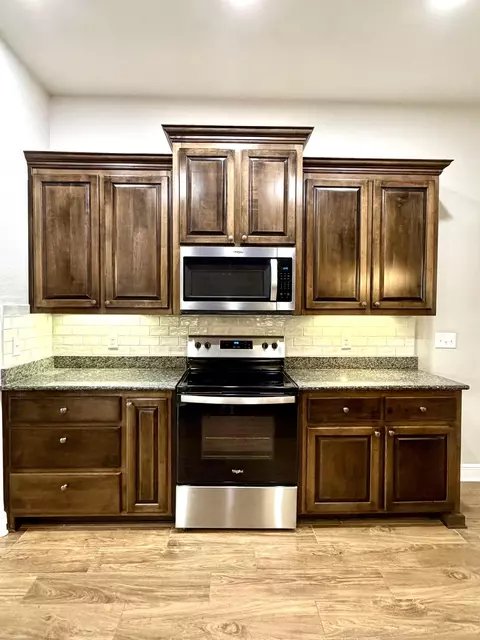 Kitchen - 611 Terrier Trl, Crestview, FL 32536 photo 2 of 4
