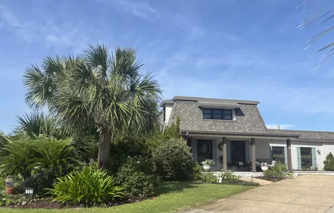 731 Sailfish Dr, Fort Walton Beach, FL 32548