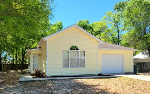 280 Timber Wind Dr, Defuniak Springs, FL 32433