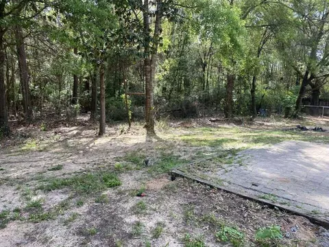 Exterior - 12 Flora Cv, Crestview, FL 32539 photo 6 of 7