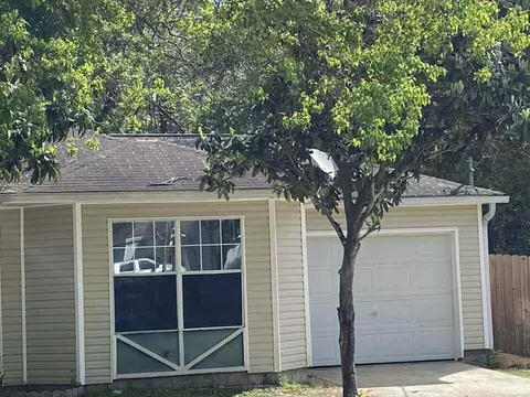 Exterior - 12 Flora Cv, Crestview, FL 32539 photo 2 of 7