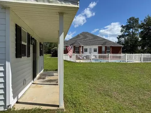 1025 Ten Lake Drive Dr, Defuniak Springs, FL 32433