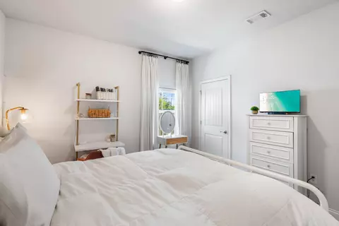 Bedroom - 111 Brandywine Rd, Freeport, FL 32439 photo 6 of 9
