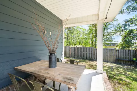 Exterior - 111 Brandywine Rd, Freeport, FL 32439 photo 2 of 7