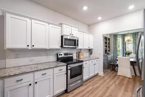 Kitchen - 111 Brandywine Rd, Freeport, FL 32439 photo 2 of 2