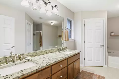 Bath - 6345 Havenmist Ln, Crestview, FL 32536 photo 2 of 3