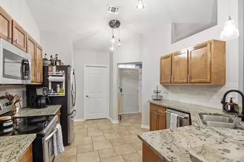 Kitchen - 6345 Havenmist Ln, Crestview, FL 32536 photo 2 of 4